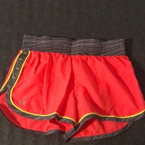 Under Armour running shorts 💛